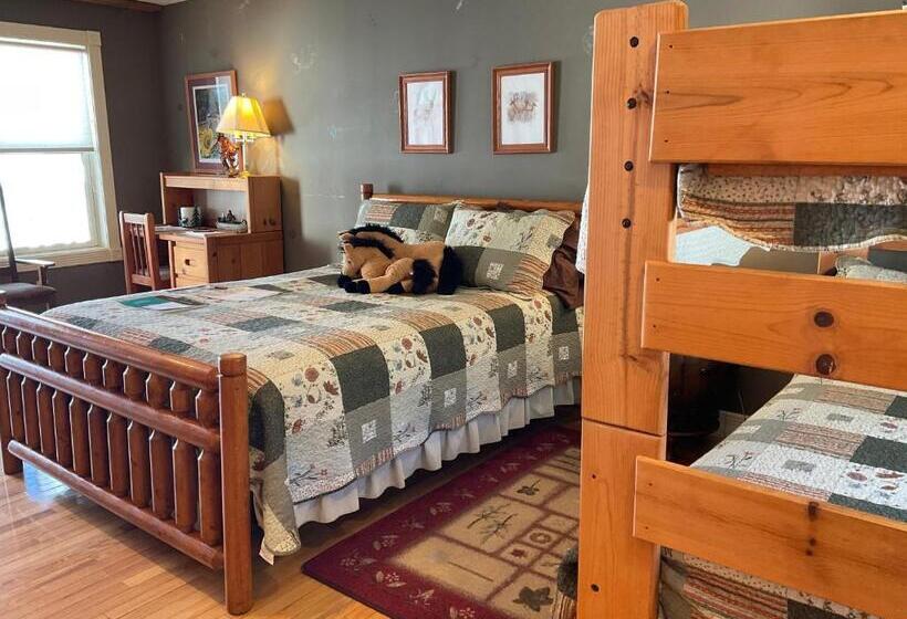 Четырехместный Номер Deluxe, Mountain Quest Inn