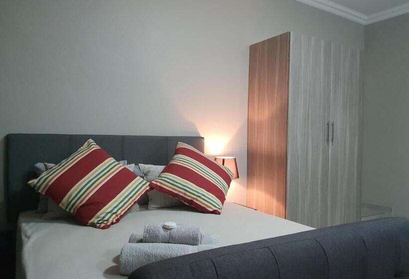 חדר דלוקס, Housemartin Guest House