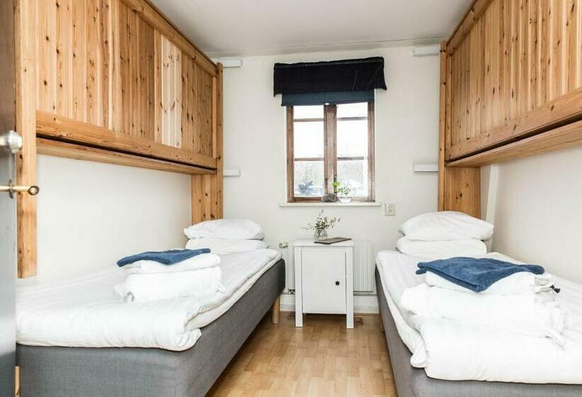 Номер Стандарт Четырехместный Совместный Санузел, Sea Lodge Smögen
