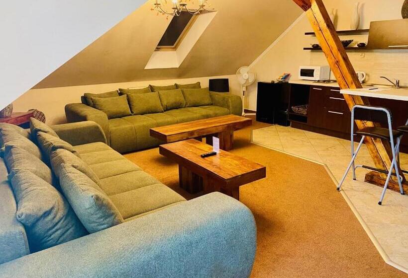 1 Szobás Apartman, Penzion Bystrica