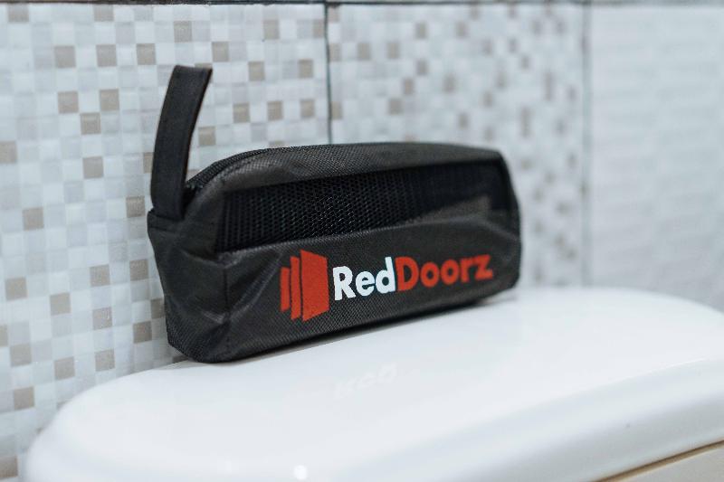 Номер Стандарт, Reddoorz At Traveler S Inn Bajada Davao
