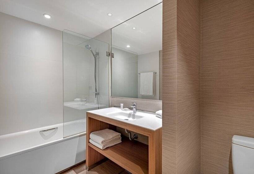 家庭间, Ac Hotel Diagonal L Illa By Marriott