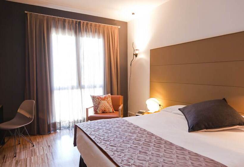 Chambre Supérieure, Alexandra Barcelona Hotel, Curio Collection By Hilton