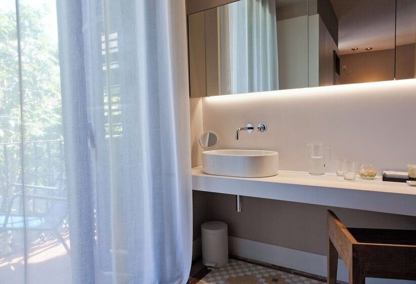 Junior Suite, Alexandra Barcelona Hotel, Curio Collection By Hilton