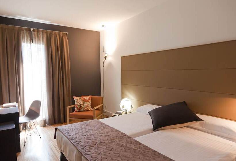 Chambre Supérieure, Alexandra Barcelona Hotel, Curio Collection By Hilton
