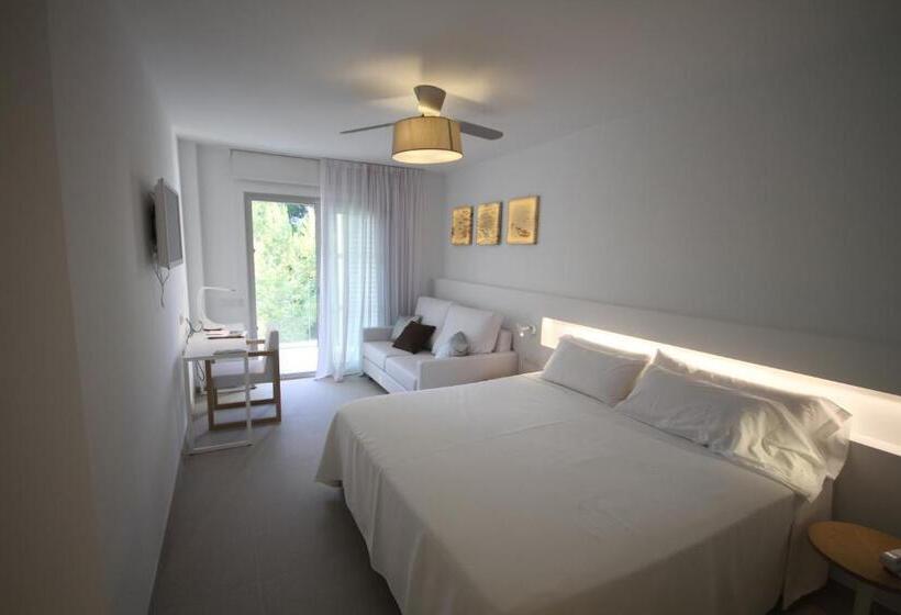标准间带山景, Cala Saona & Spa