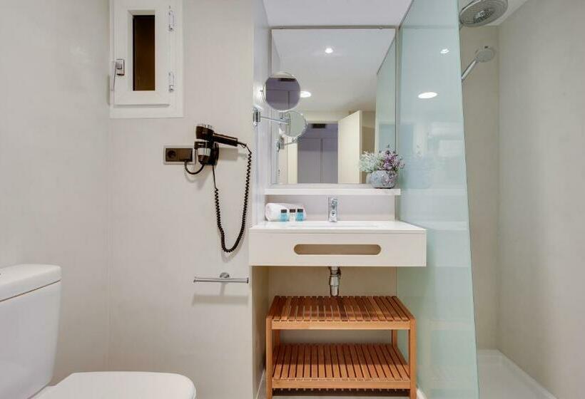 Habitació Triple Estàndard, Calipolis