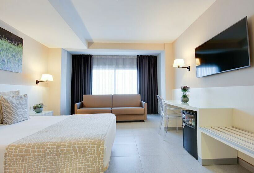 Habitació Triple Estàndard, Calipolis