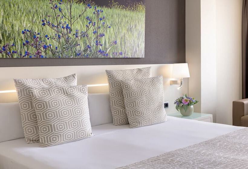 Habitació Triple Estàndard, Calipolis