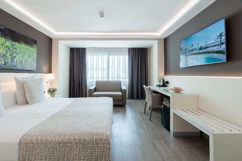 Habitació Triple Estàndard, Calipolis