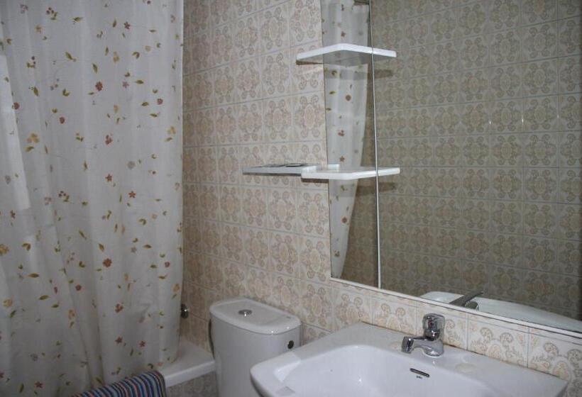 スタンダードルーム, Hostal Mengual