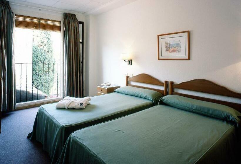 Классический Номер, Balneario De Archena   Hotel León