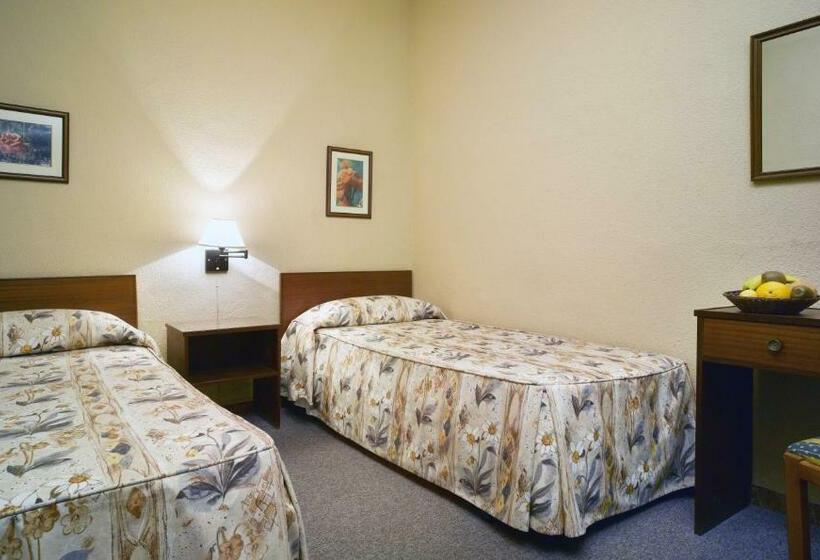 Семейный Номер, Balneario De Archena   Hotel León