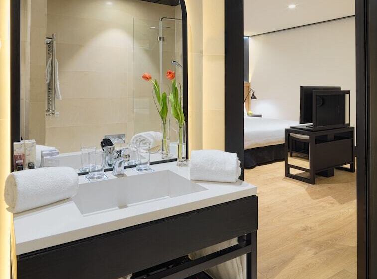 Habitación Cuádruple Deluxe, H10 Puerta de Alcalá
