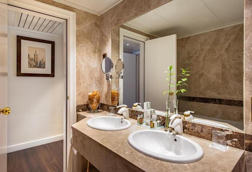 Junior Suite, Praga