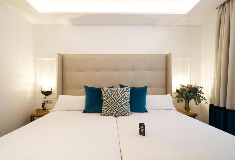 Junior Suite Interior, Regina