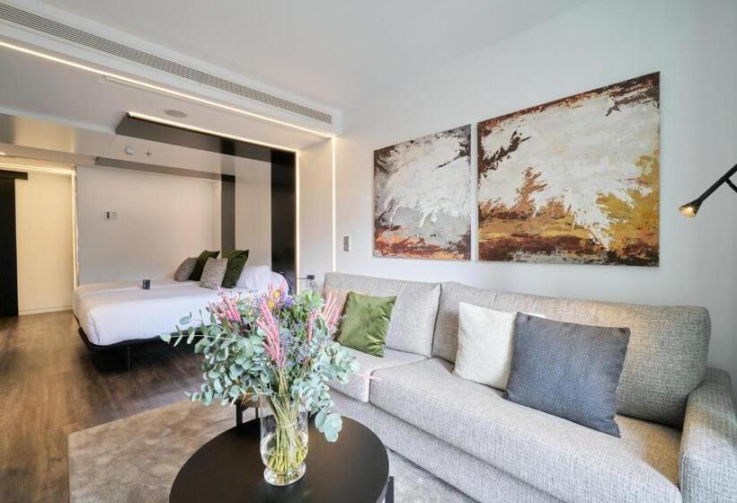 Junior Suite, Regina