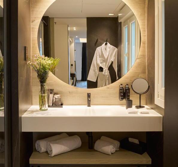 Junior Suite, Regina