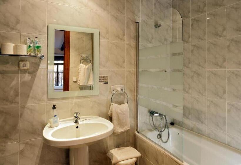 Номер Стандарт, Hostal Populetus