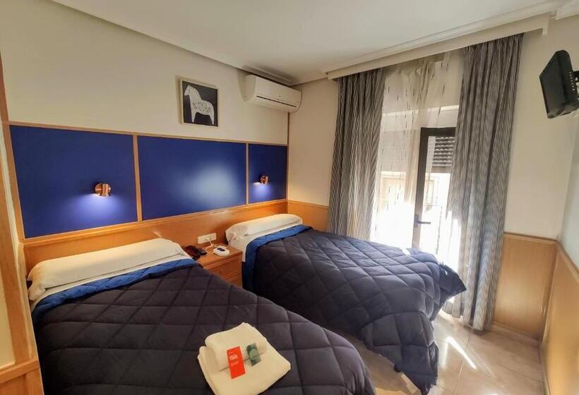اتاق استاندارد با بالکن, Trípolis Toledo
