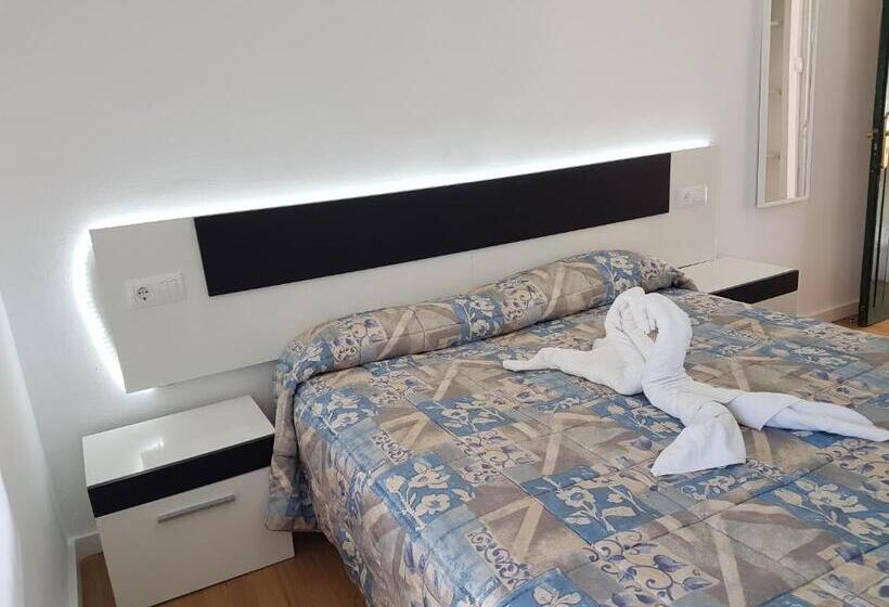 스탠다드 룸, Hostal Montsant