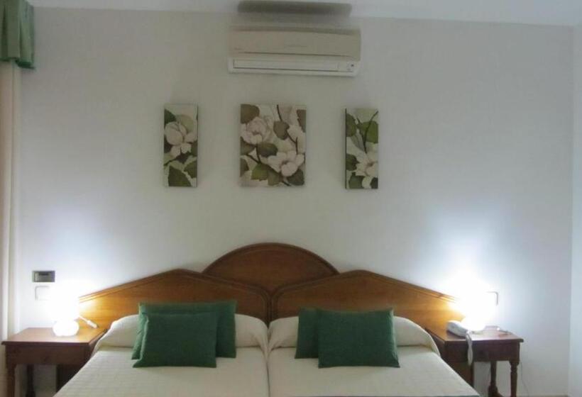 스탠다드 트리플 룸, Hostal Vista Alegre