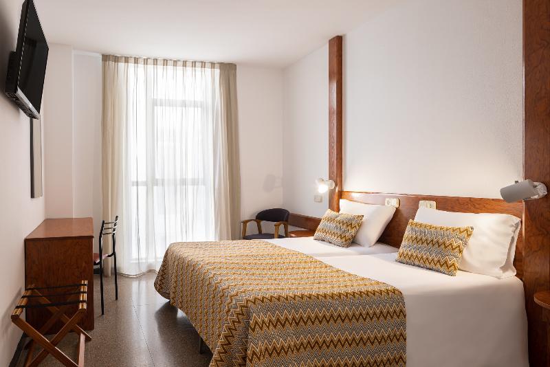 Economy Quadruple Room, htop Platja Park