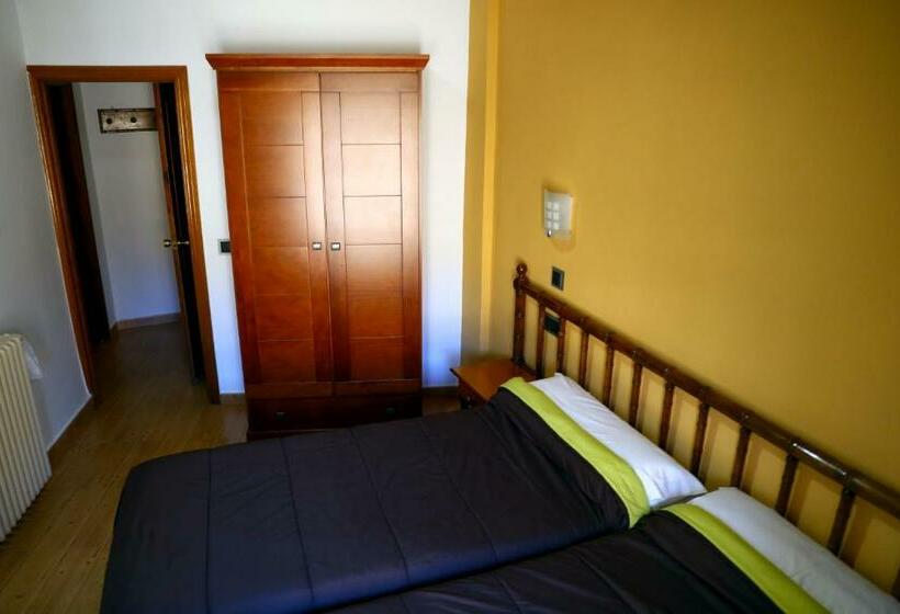 Номер Стандарт, Hostal Muralla