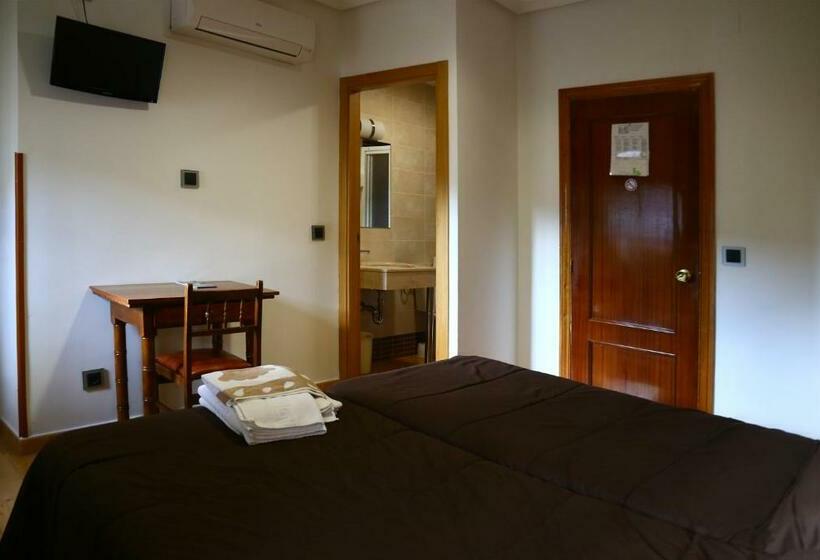 Номер Стандарт, Hostal Muralla