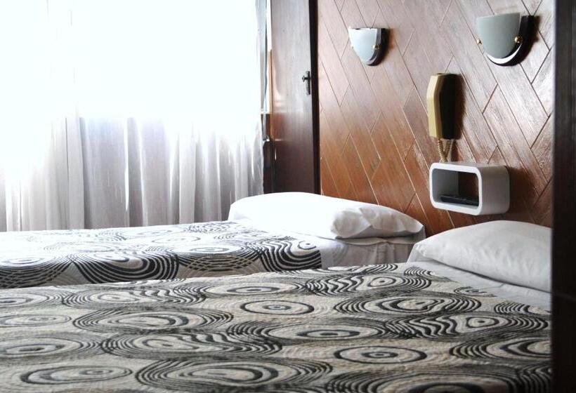 חדר סטנדרט לשלושה, Hostal Sanmar