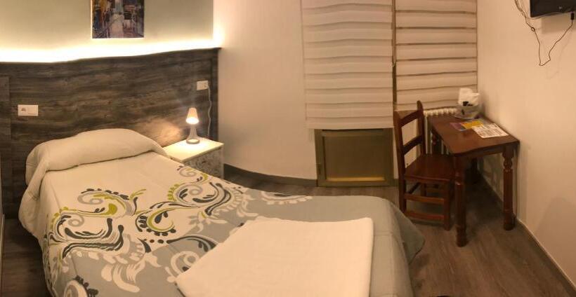 Номер Стандарт Индивидуальный, Hostal Imperio