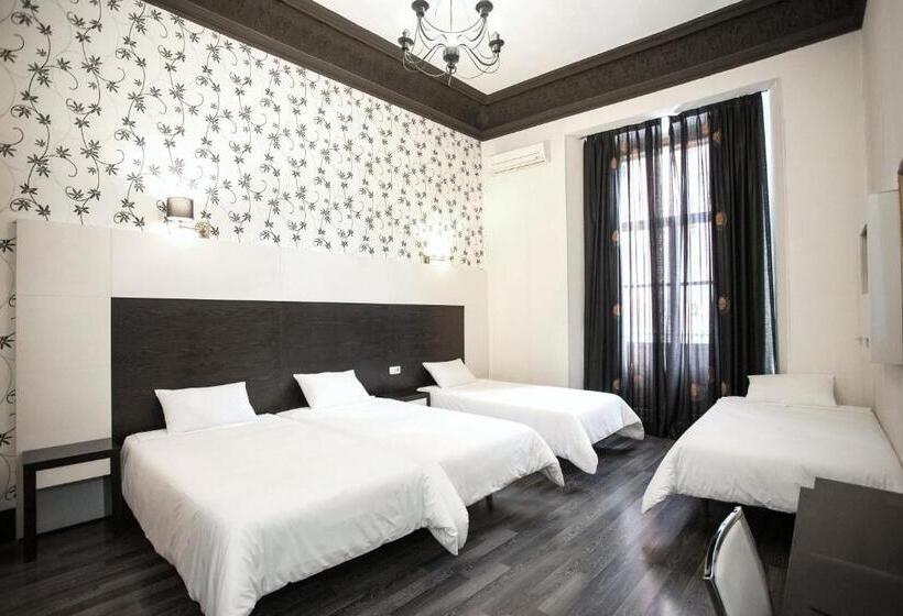 Habitación Cuádruple Estándar, Alhambra Suites