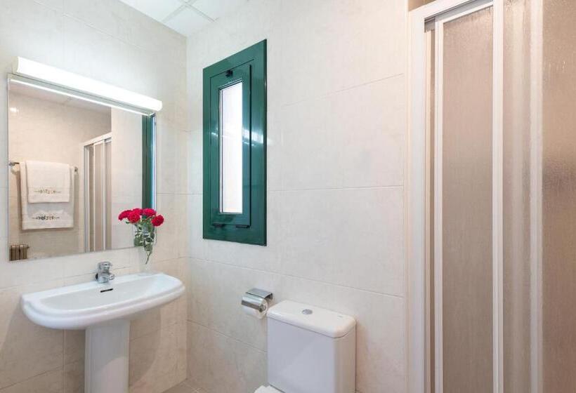 스탠다드 트리플 룸, Hostal Buenos Aires