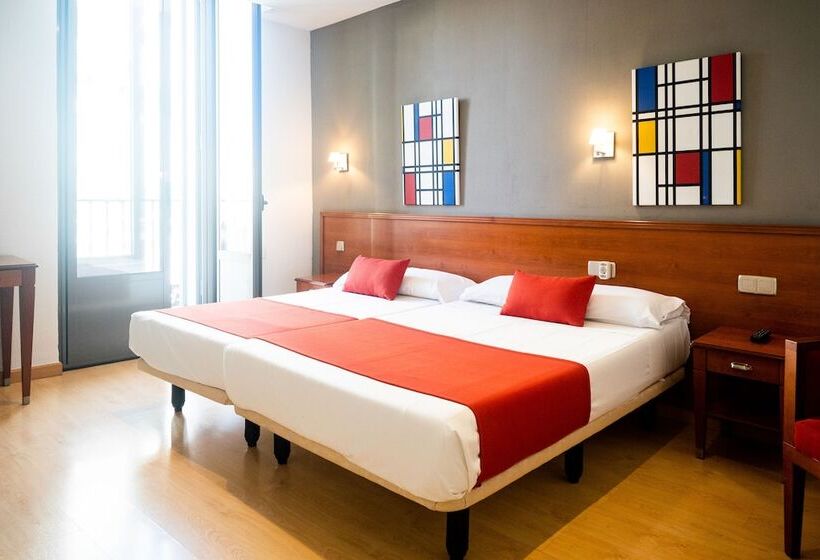 اتاق استاندارد چهار تخته, Hostal Persal