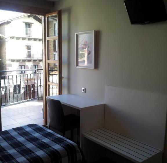 Номер Стандарт, Hostal Ameztia