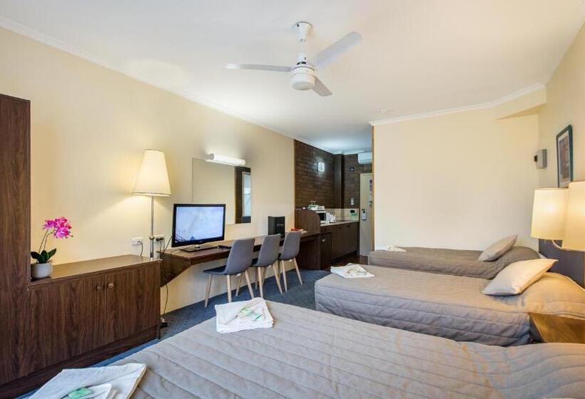 اتاق لوکس سه تخته, Australia Park Motel