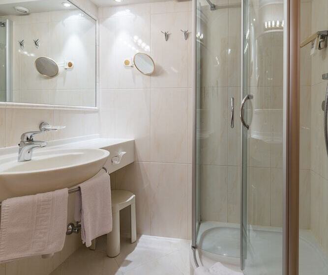 Номер Стандарт с Балконом, Wohlfühlhotel Schiestl