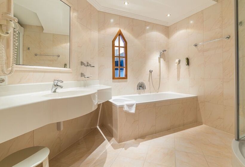 Люкс с Видом, Wohlfühlhotel Schiestl