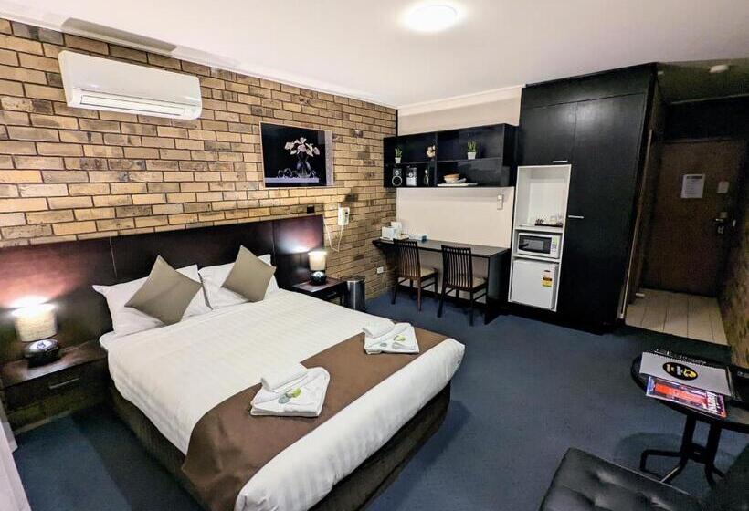 스위트, Homestead Motor Inn & Apartments