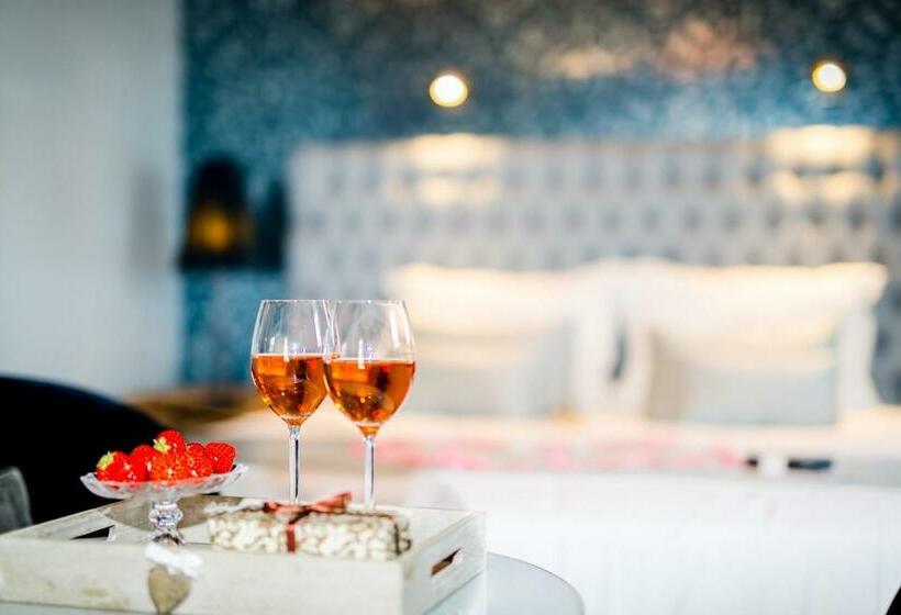 Полулюкс Президентский, Boutique Hotel De Castillion   Small Elegant Family