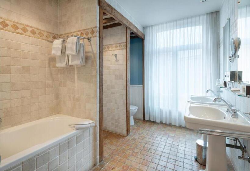 جناح ذو إطلالة, Martin's Relais