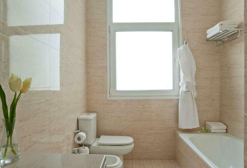 اتاق استاندارد سه نفره, NH City Buenos Aires