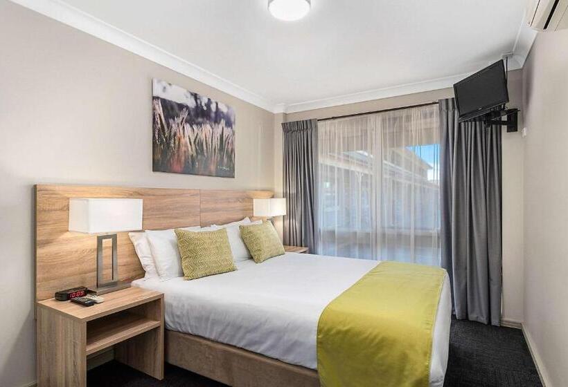 침실 2개 아파트, Quality Inn Carriage House