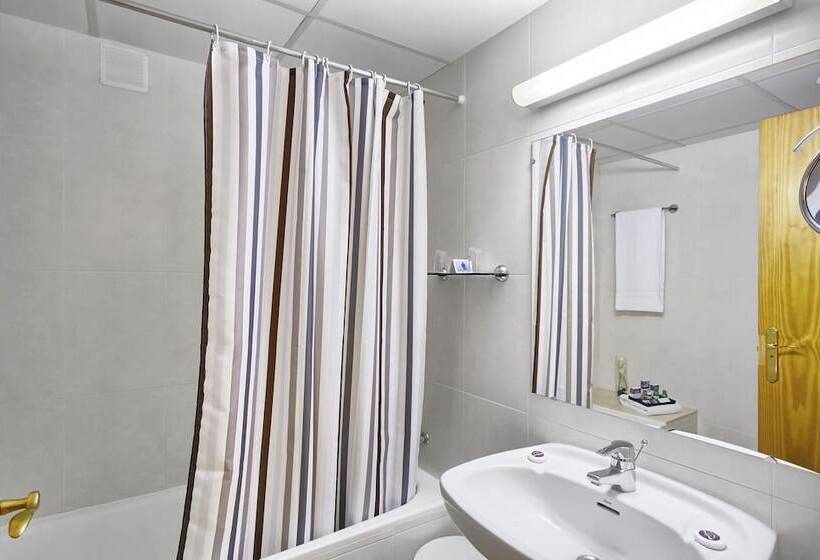 חדר סופריור לארבעה, Sant Gothard by Nexta