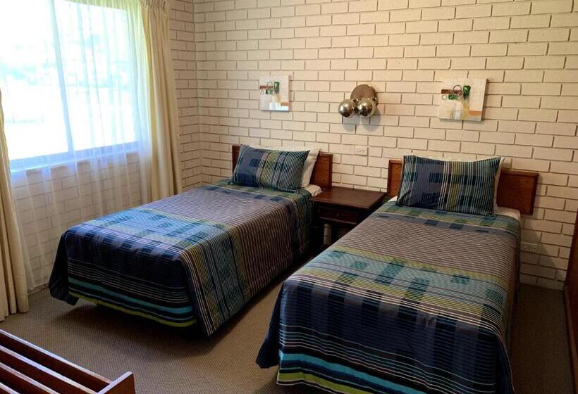 Люкс 2 Спальни, Kingswood Motel