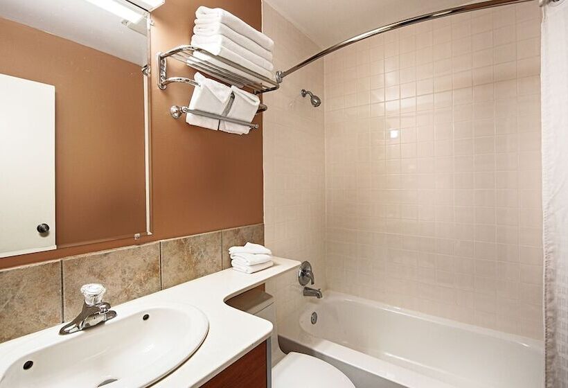 ２ダブルベッドのスタンダードルーム, Jasper Inn & Suites By Innhotels