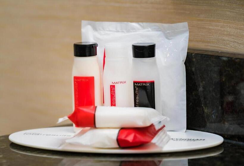 デラックスルーム, Ramada By Wyndham Niagara Falls Near The Falls