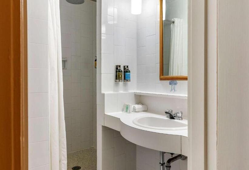 ２ダブルベッドのスタンダードルーム, The Fort Garry Hotel Spa And Conference Centre, Ascend Hotel Collection