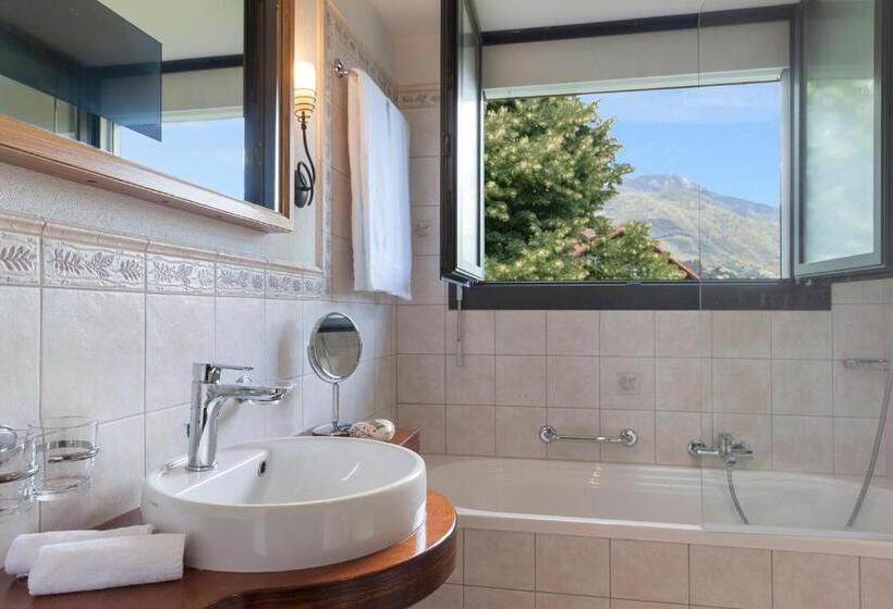 Superior room with lake view, Boutique Hotel Remorino, A Private Selection