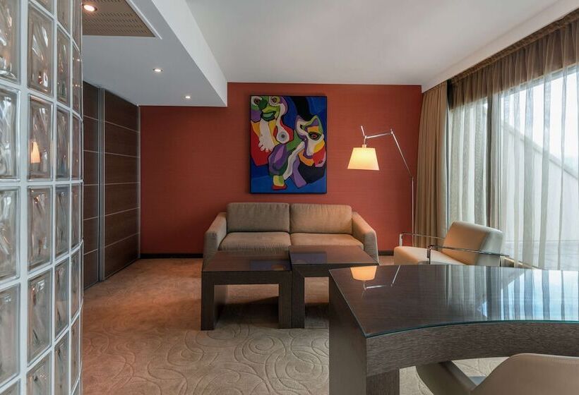 اتاق استاندارد, Hilton Geneva Hotel And Conference Centre